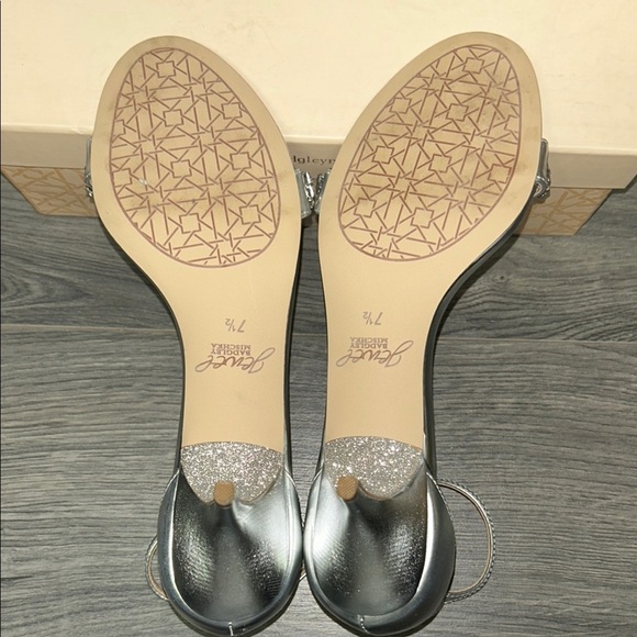 Jewel Badgley Mischka Dash Ankle Strap Kitten Heel - Picture 6 of 6